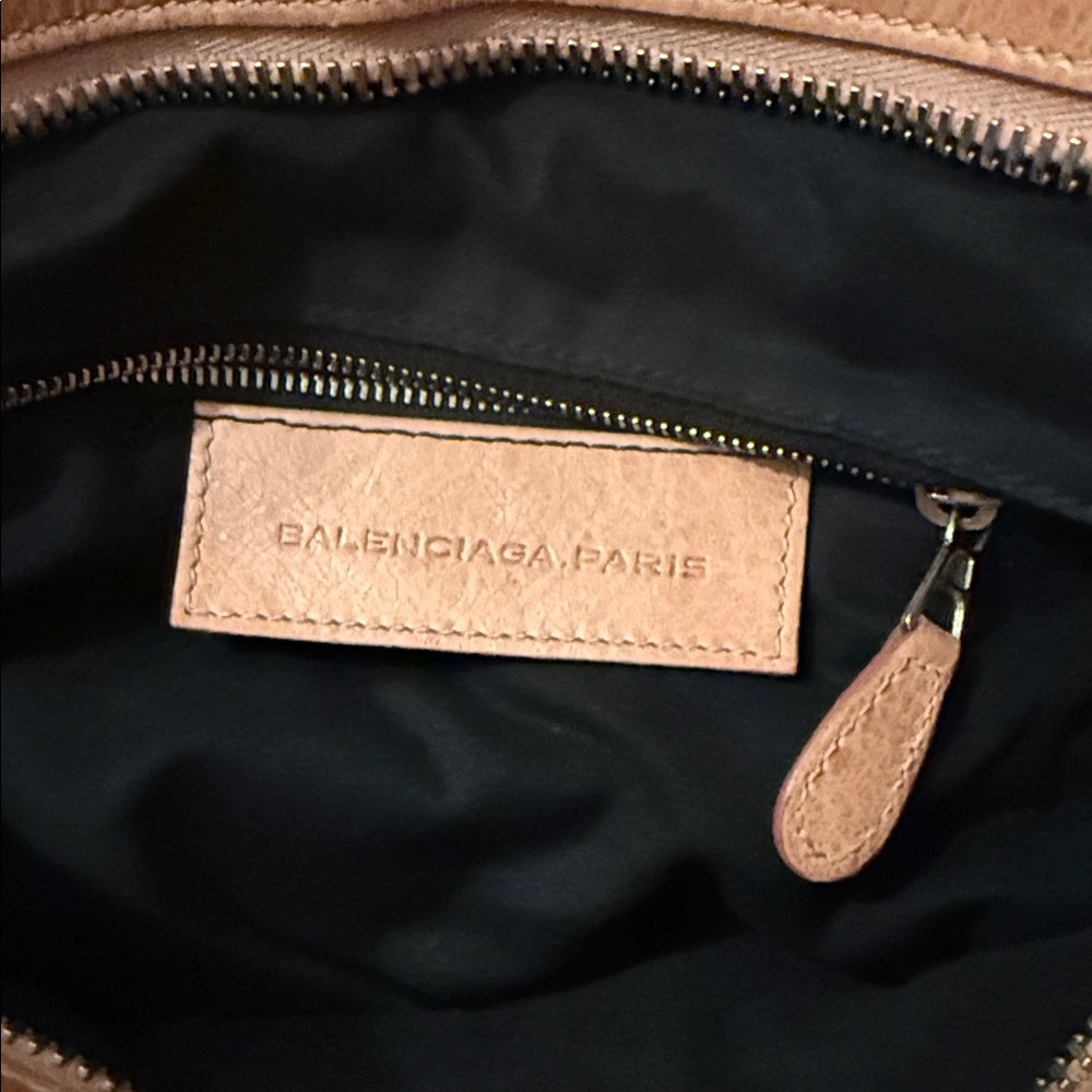 Balenciaga Peach Handbag with Silver Hardware - Picture 2 of 16